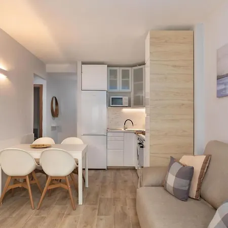 Apartment Lets Holidays Pool Near 5 Tossa de Mar