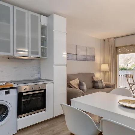 Apartment Lets Holidays Pool Near 5