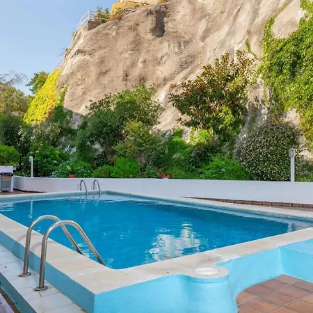 Lets Holidays Pool Near 5