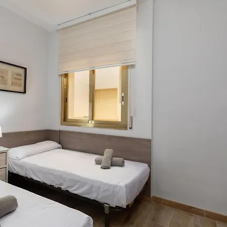 Lets Holidays Pool Near 5 Διαμέρισμα