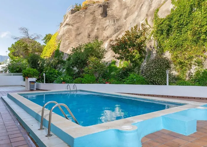 Lets Holidays Pool Near 5