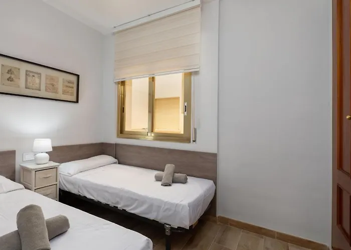 Lets Holidays Pool Near 5 Διαμέρισμα